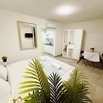Апартаменты Center Close To Hb *