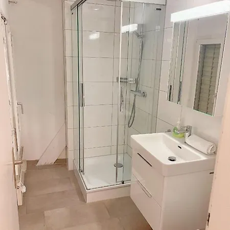 City Center Apt En-Suite Budget Self Check In, Eth Zurich Hb