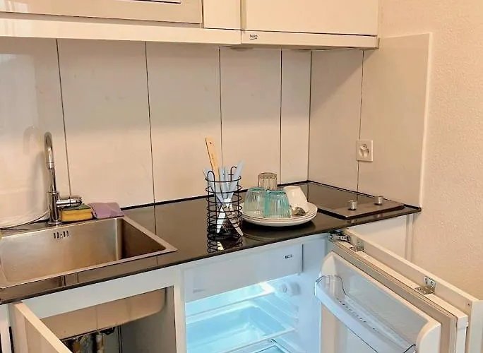 Center Close To Hb Apartment