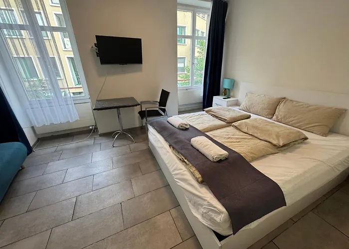 Center Close To Hb Apartment *