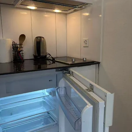 Center En-suite Budget Self Check In, Eth Hb Apartament Zurych