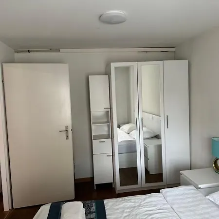 City Center Apt En-Suite Budget Self Check In, Eth Zurich Hb Apartman
