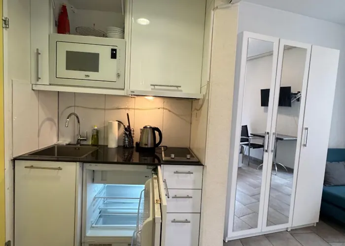 Center Close To Hb Apartment *